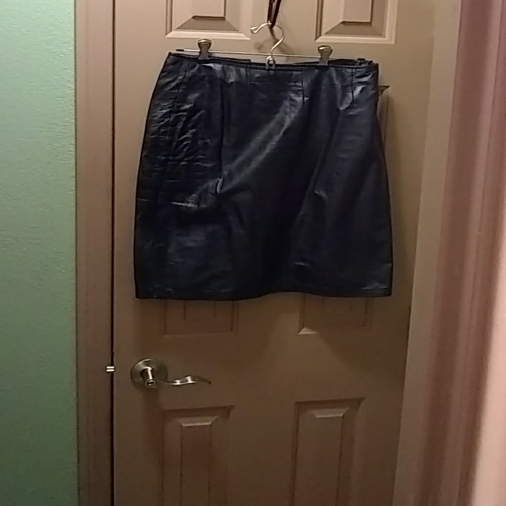 Leather miniskirt bernans size 9-10